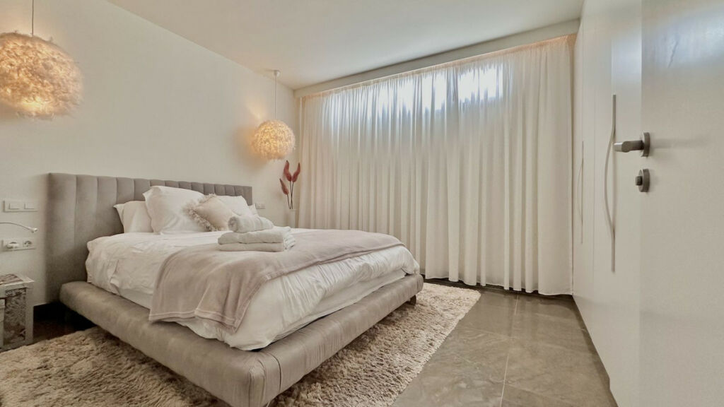 Detached Villa Nagüeles Málaga - image 33