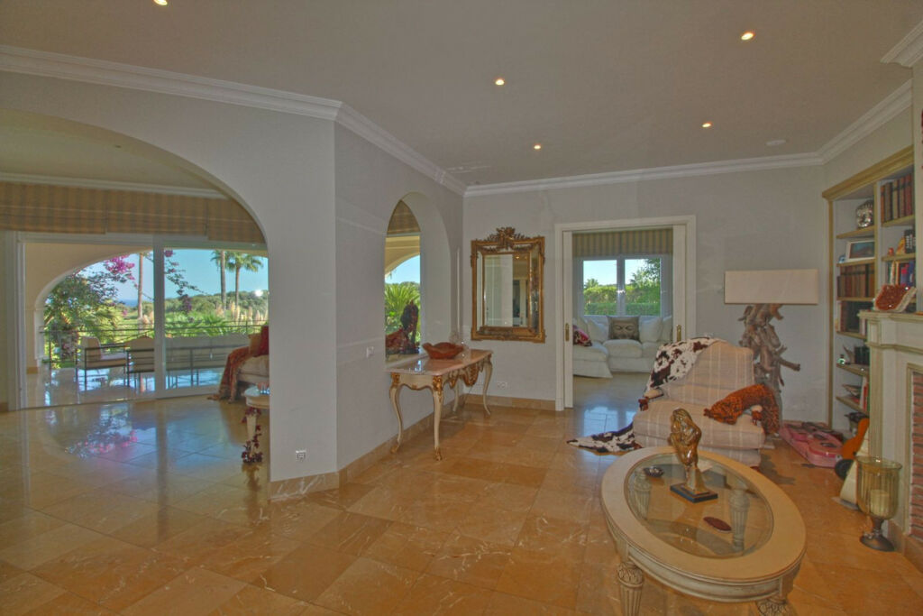 Detached Villa Sotogrande Alto Cádiz - image 33