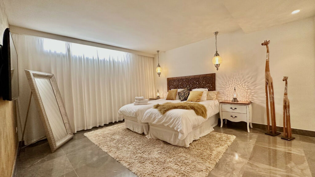 Detached Villa Nagüeles Málaga - image 34