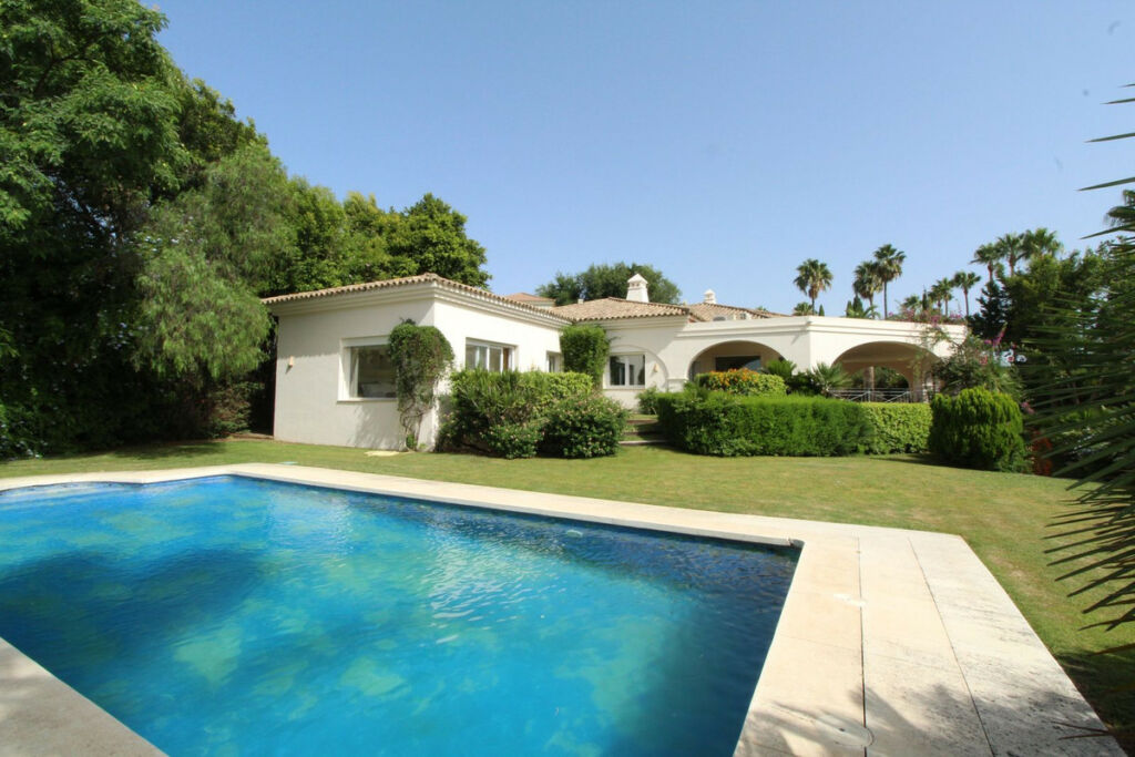 Detached Villa Sotogrande Alto Cádiz - image 35