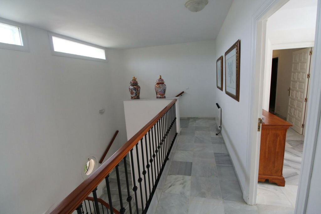 Detached Villa Sotogrande Alto Cádiz - image 36