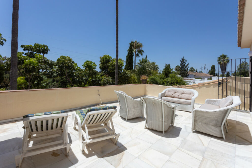 Detached Villa Marbella Málaga - image 36