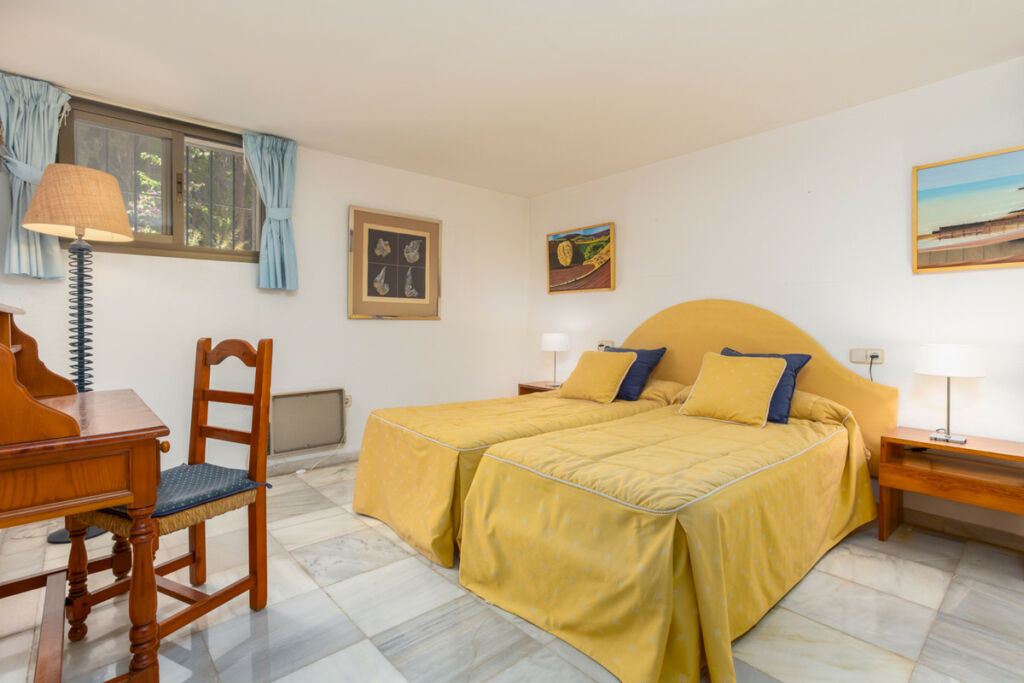 Detached Villa Marbella Málaga - image 37