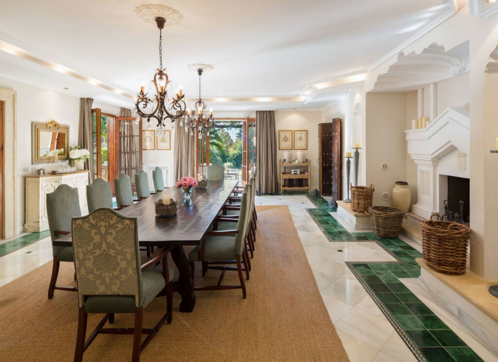 Detached Villa Sierra Blanca Málaga - image 4