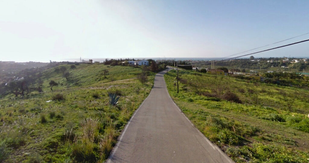Residential Plot Estepona Málaga - image 4