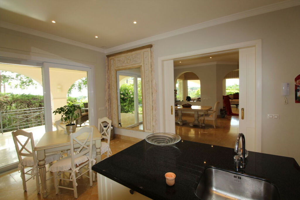 Detached Villa Sotogrande Alto Cádiz - image 41