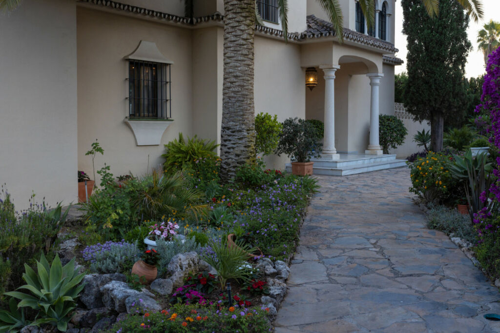 Detached Villa Marbella Málaga - image 42
