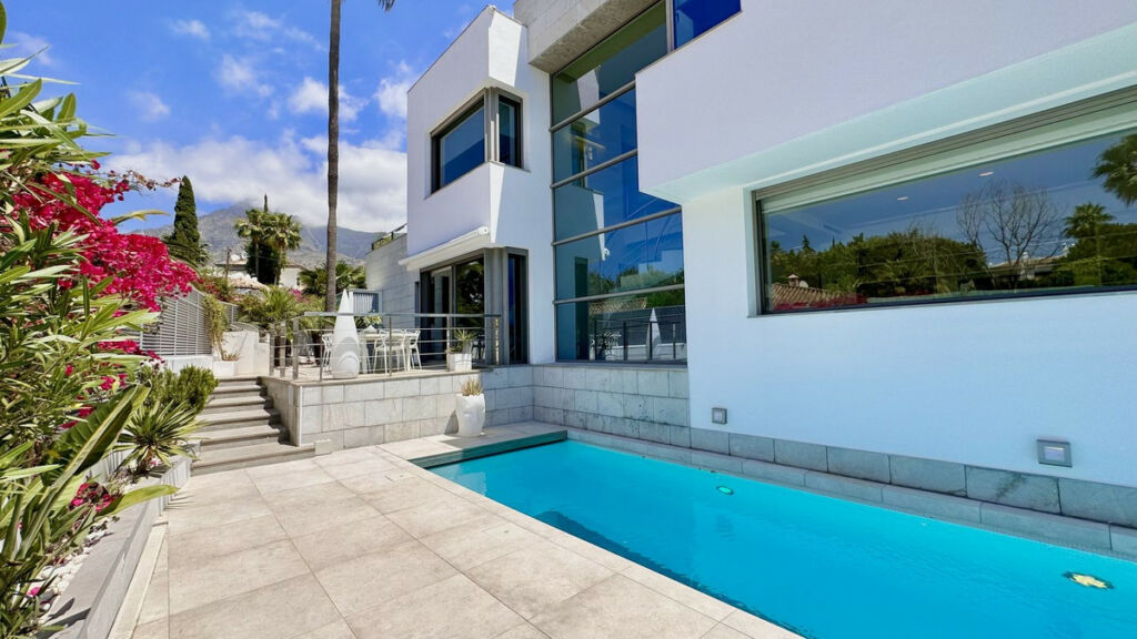 Detached Villa Nagüeles Málaga - image 42