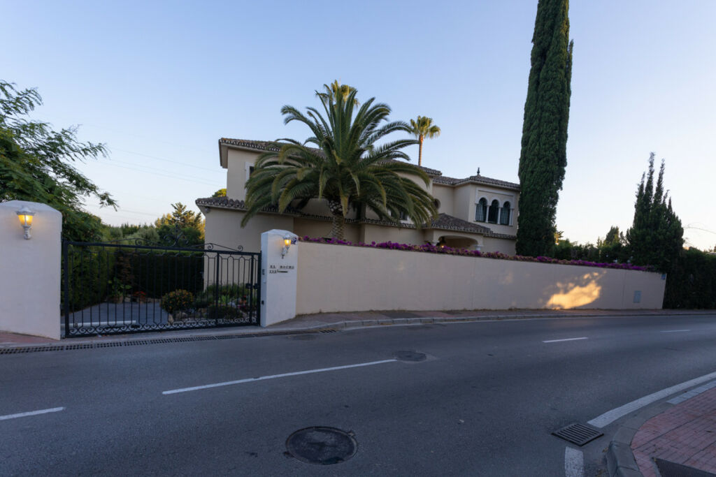 Detached Villa Marbella Málaga - image 43