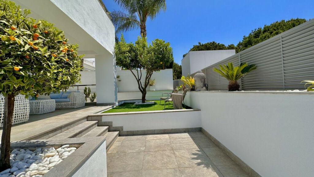 Detached Villa Nagüeles Málaga - image 48