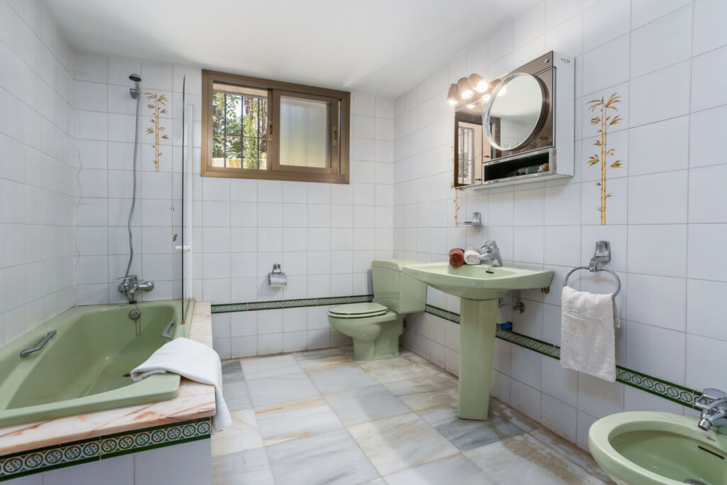 Detached Villa Marbella Málaga - image 49