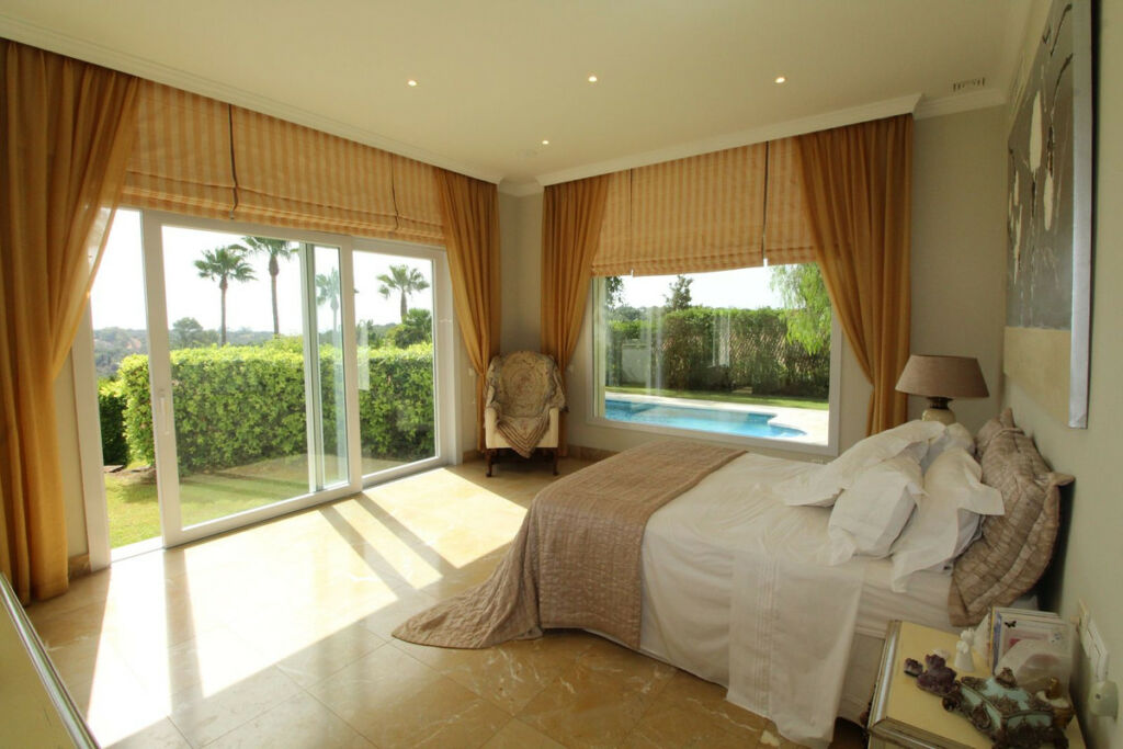 Detached Villa Sotogrande Alto Cádiz - image 57