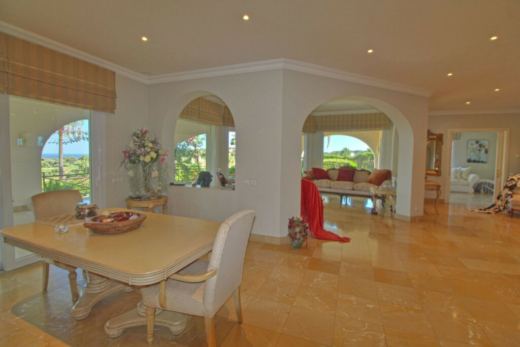 Detached Villa Sotogrande Alto Cádiz - image 7