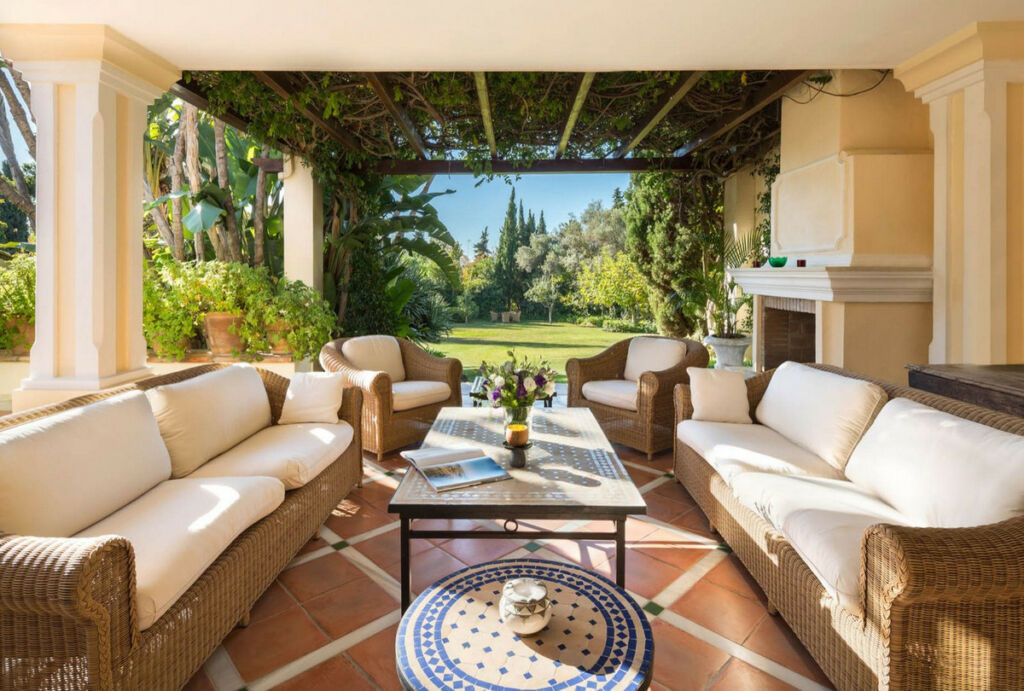 Detached Villa Sierra Blanca Málaga - image 6