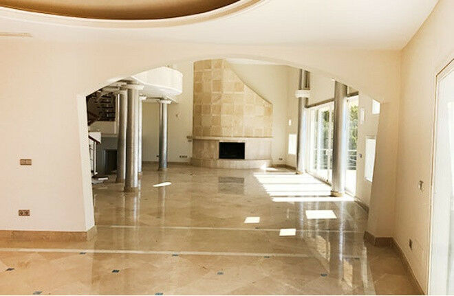Detached Villa Los Almendros Málaga - image 6