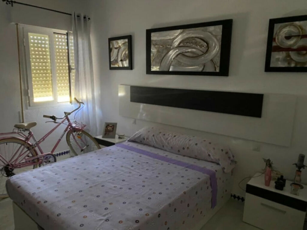 Middle Floor Apartment Estepona Málaga - image 6