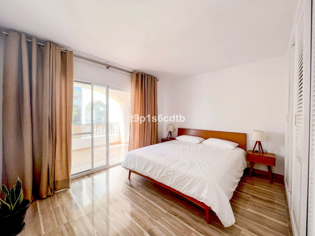 Middle Floor Apartment Bahía de Marbella Málaga - image 7