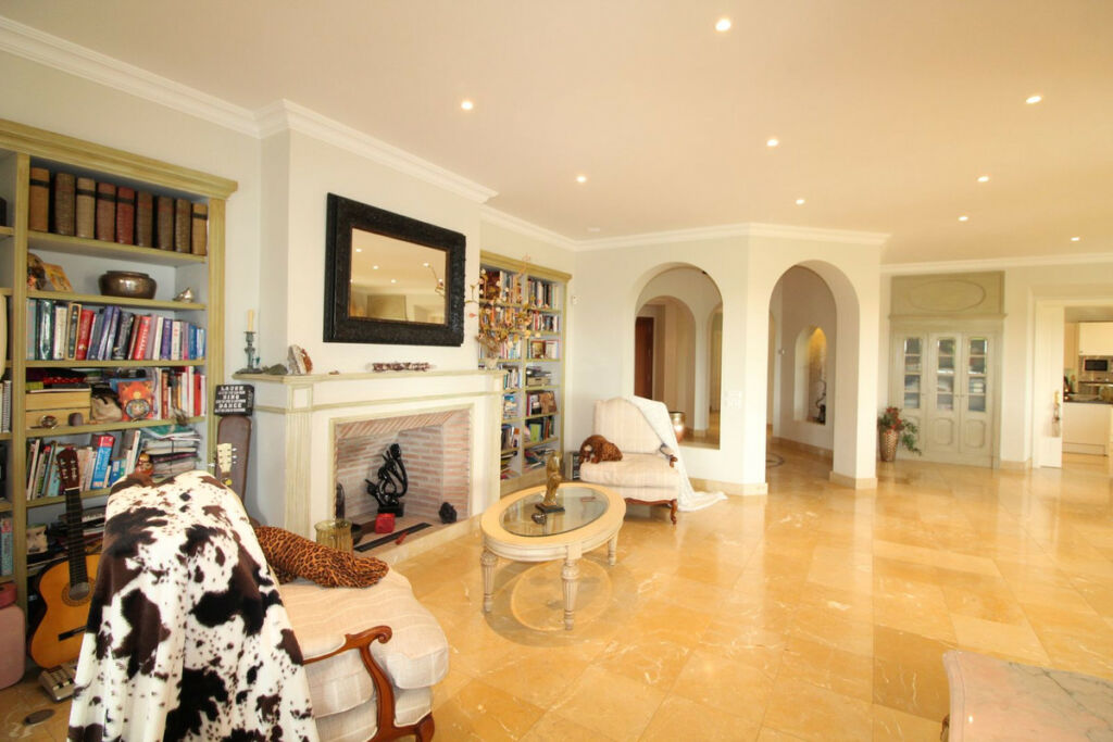 Detached Villa Sotogrande Alto Cádiz - image 8