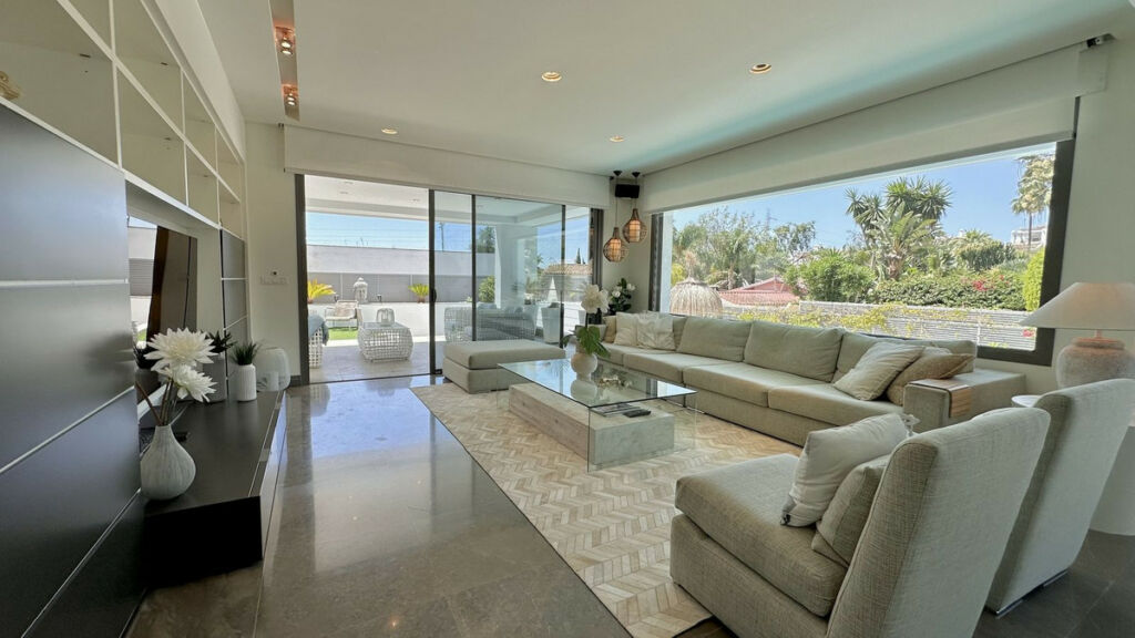 Detached Villa Nagüeles Málaga - image 7