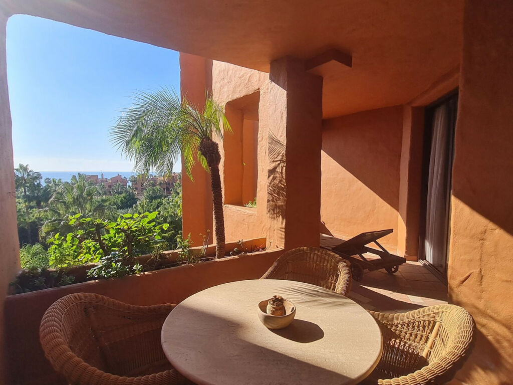 Middle Floor Apartment Estepona Málaga - image 7