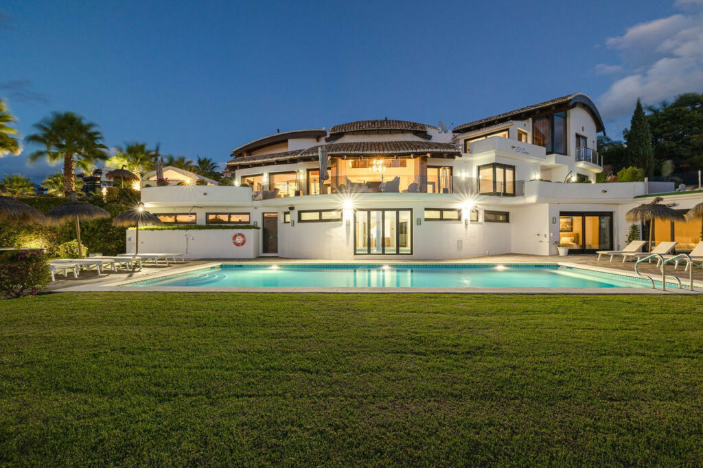 Detached Villa Los Flamingos Málaga - image 15