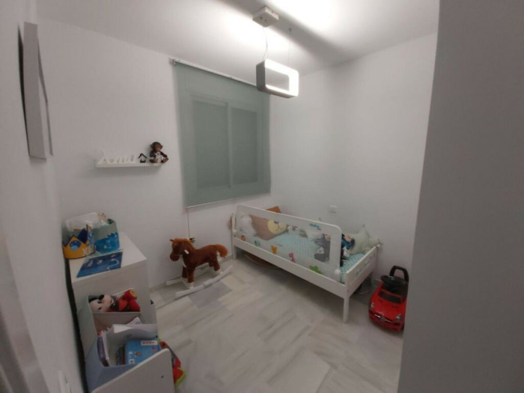 Middle Floor Apartment Doña Julia Málaga - image 10