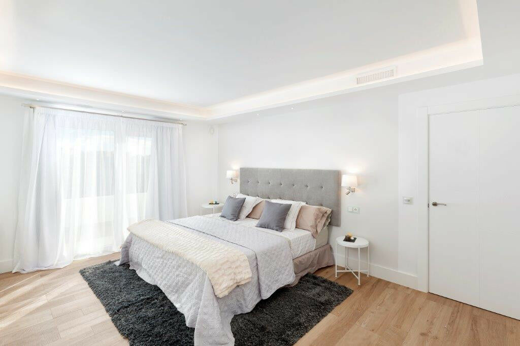Detached Villa Sierra Blanca Málaga - image 11