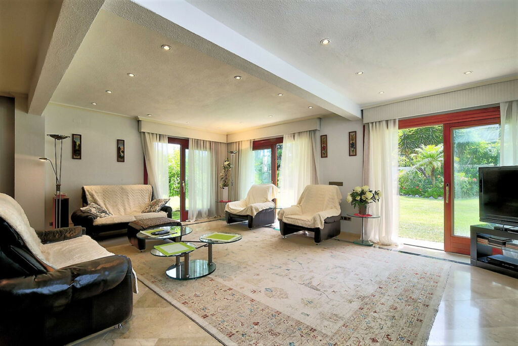 Detached Villa Costalita Málaga - image 11