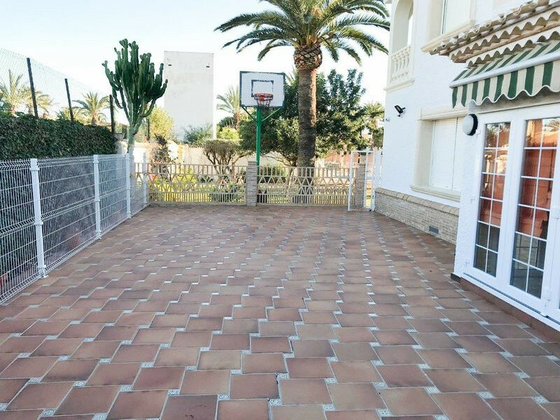 Detached Villa Cabo Roig Alicante - image 11