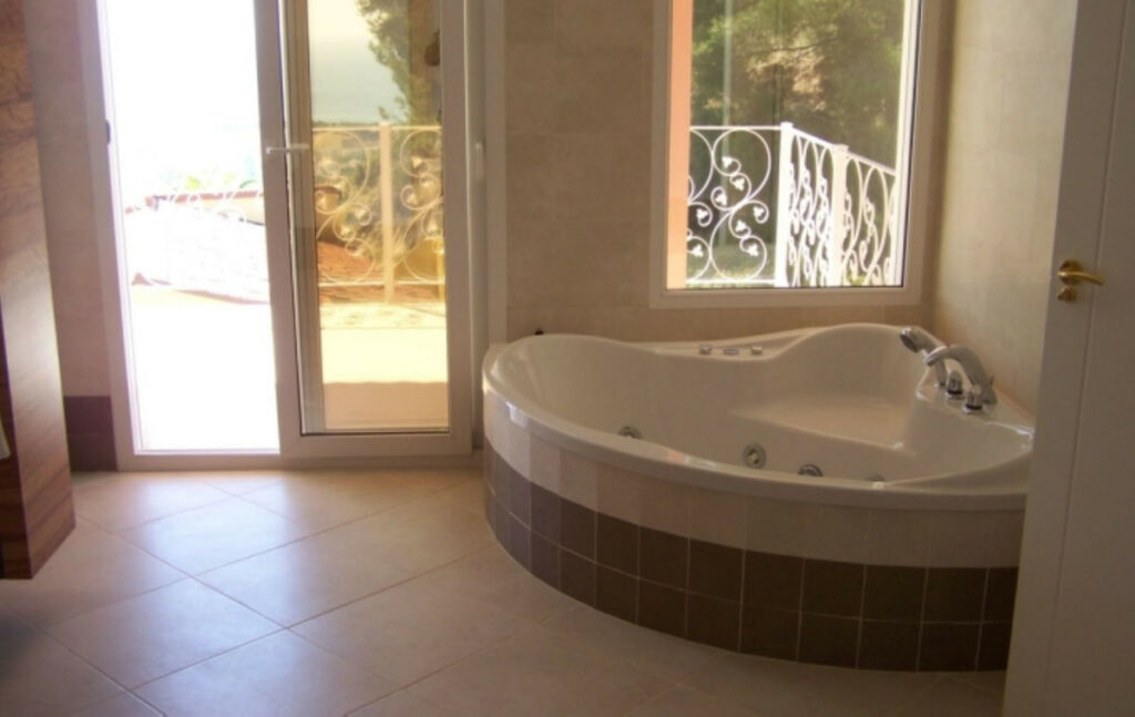 Detached Villa Calpe Alicante - image 12