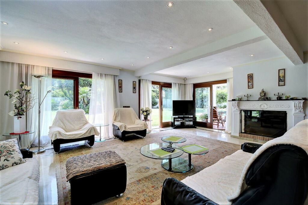 Detached Villa Costalita Málaga - image 12