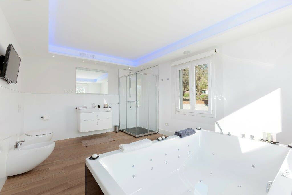 Detached Villa Sierra Blanca Málaga - image 13