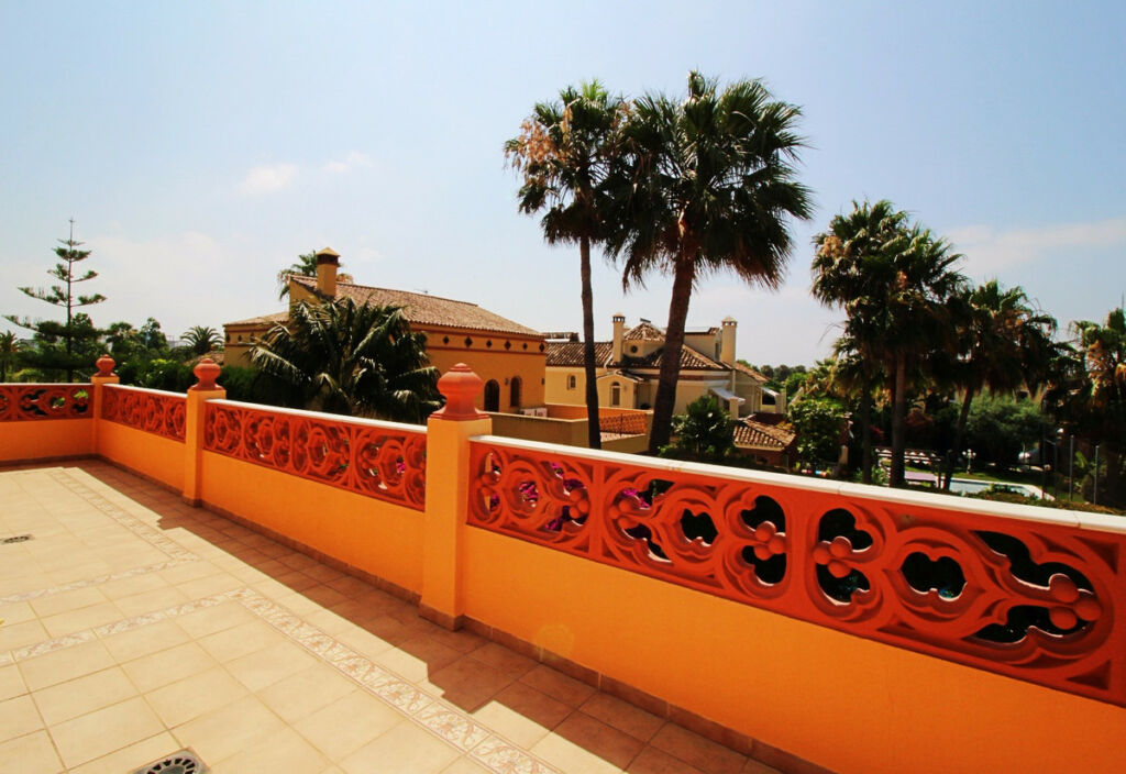 Detached Villa San Pedro de Alcántara Málaga - image 13