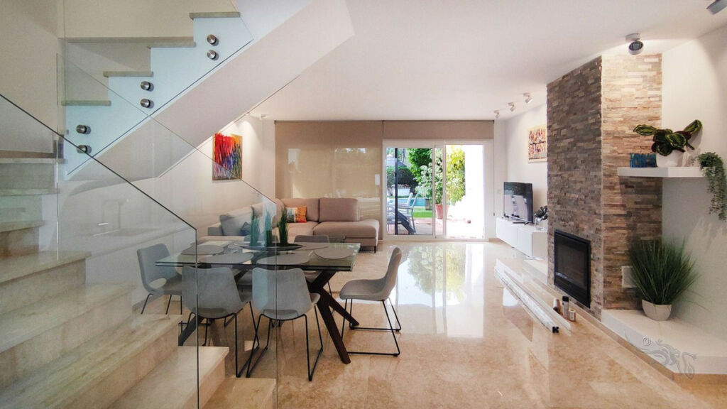 Semi-Detached House Costabella Málaga - image 15