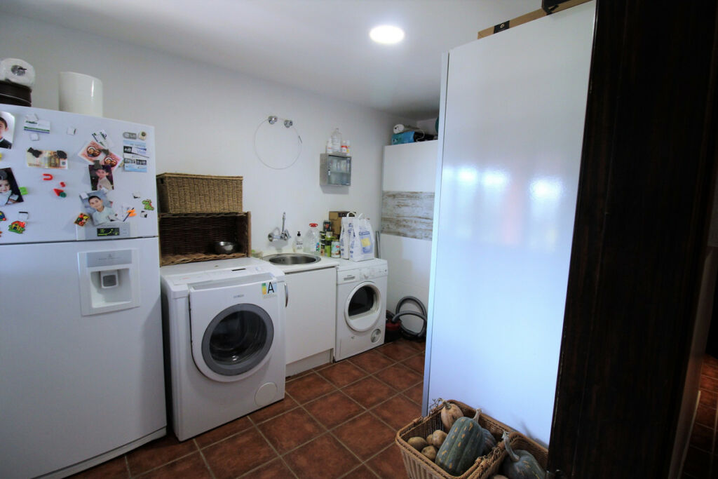 Detached Villa New Golden Mile Málaga - image 16