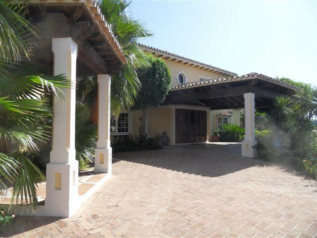 Detached Villa La Quinta Málaga - image 17