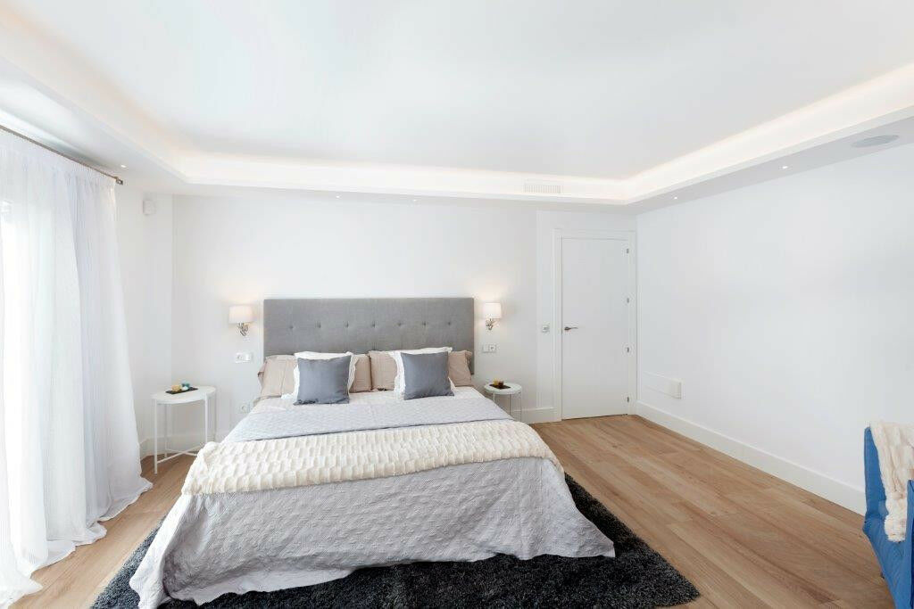 Detached Villa Sierra Blanca Málaga - image 12