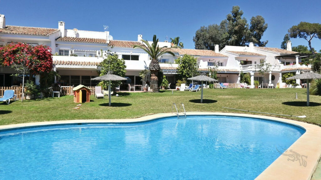 Semi-Detached House Costabella Málaga - image 2