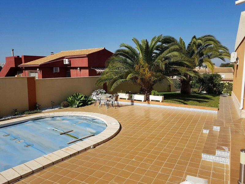 Detached Villa Los Balcones Alicante - image 2