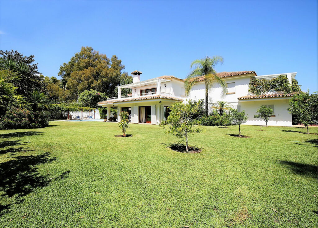 Detached Villa Costalita Málaga - image 2