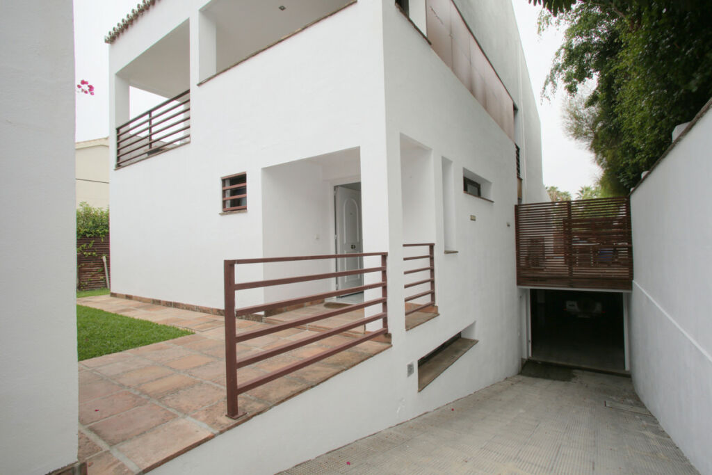 Detached Villa Marbella Málaga - image 21