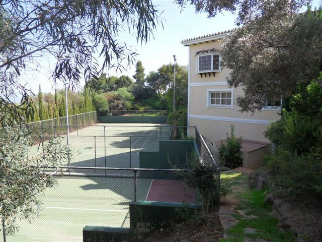 Detached Villa La Quinta Málaga - image 21
