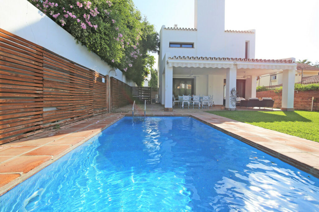 Detached Villa Marbella Málaga - image 22