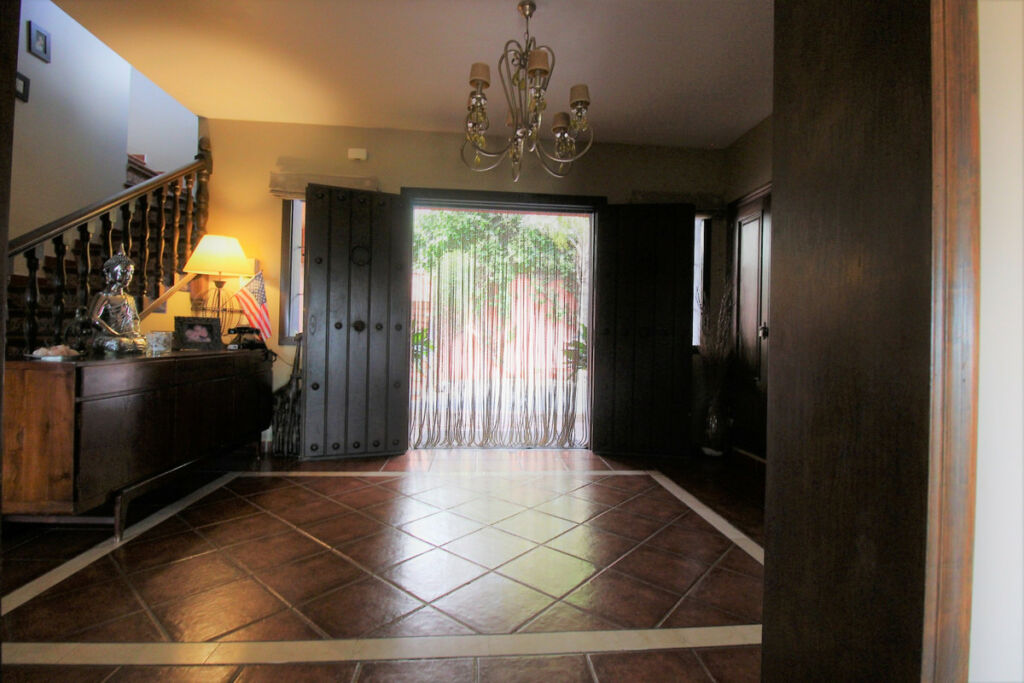 Detached Villa New Golden Mile Málaga - image 27