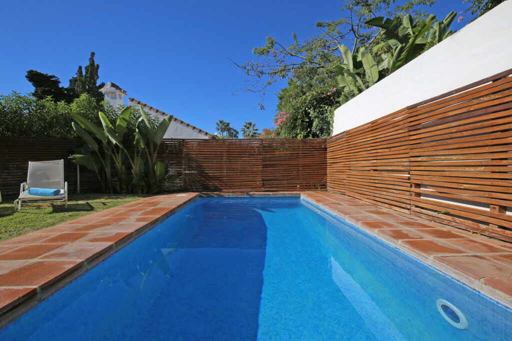 Detached Villa Marbella Málaga - image 3