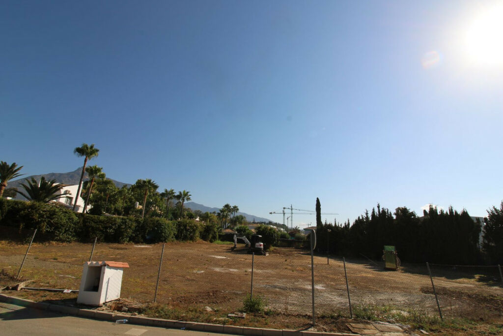 Residential Plot The Golden Mile Málaga - image 3