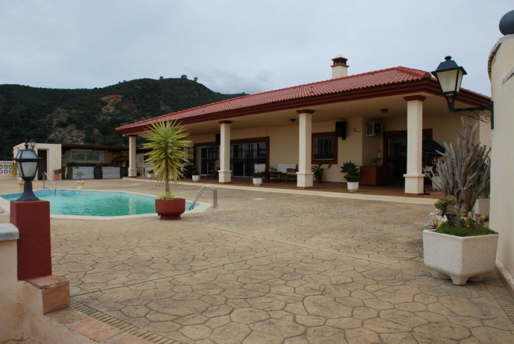 Bungalow Estepona Málaga - image 3