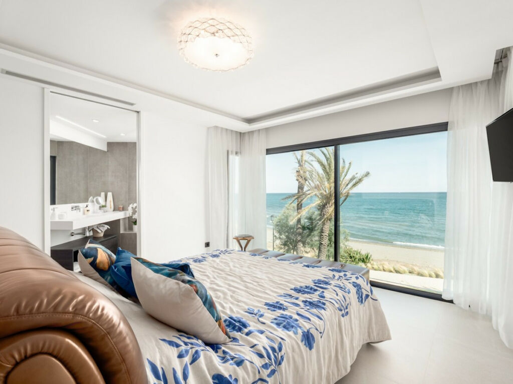 Townhouse Estepona Málaga - image 3