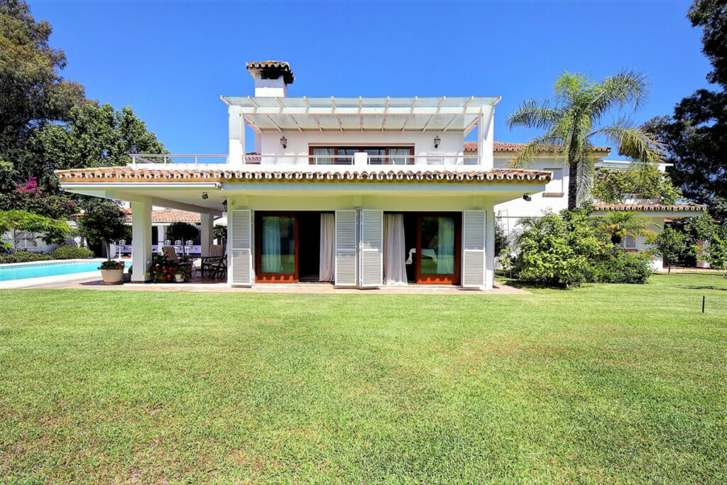Detached Villa Costalita Málaga - image 3