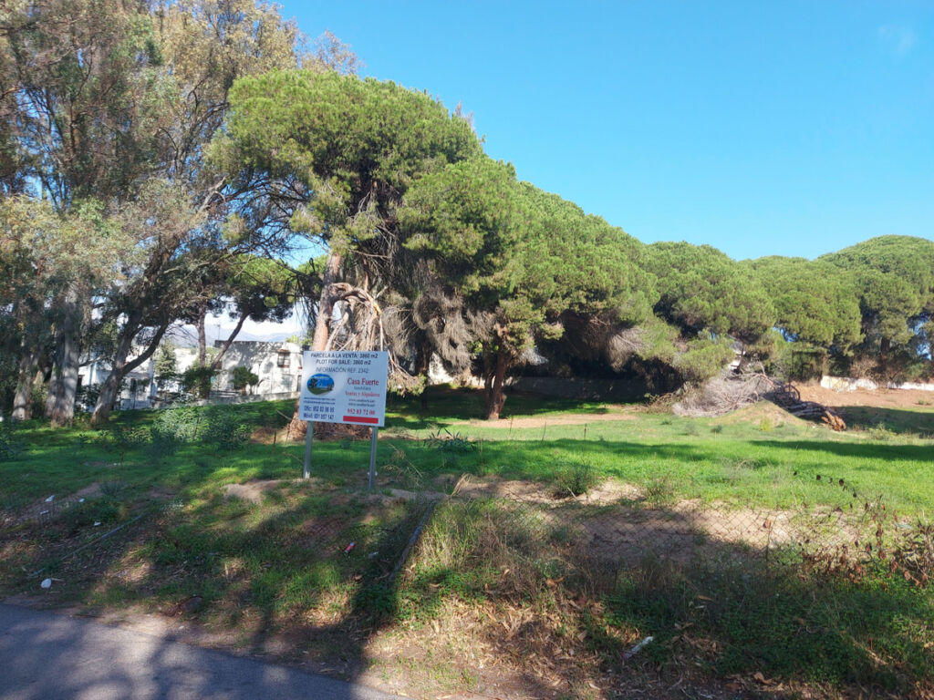 Residential Plot Elviria Málaga - image 3